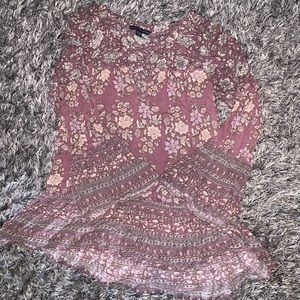 American Eagle flowy top